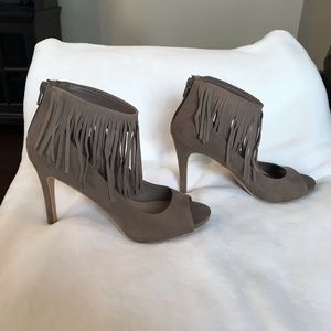 Brash Taupe Suede Fringe High Heels sz 7.5